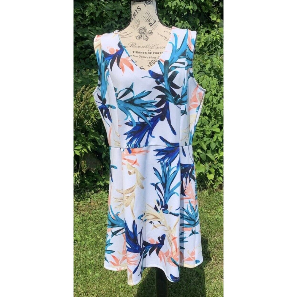 Worthington Multi colored leaf A line wide strap Keyhole back patterned dress